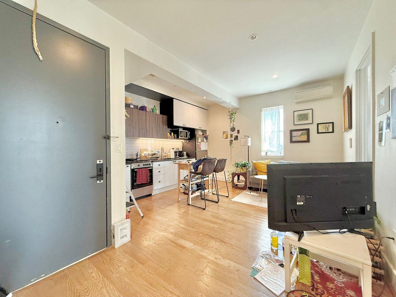 1530 Putnam Avenue 2B