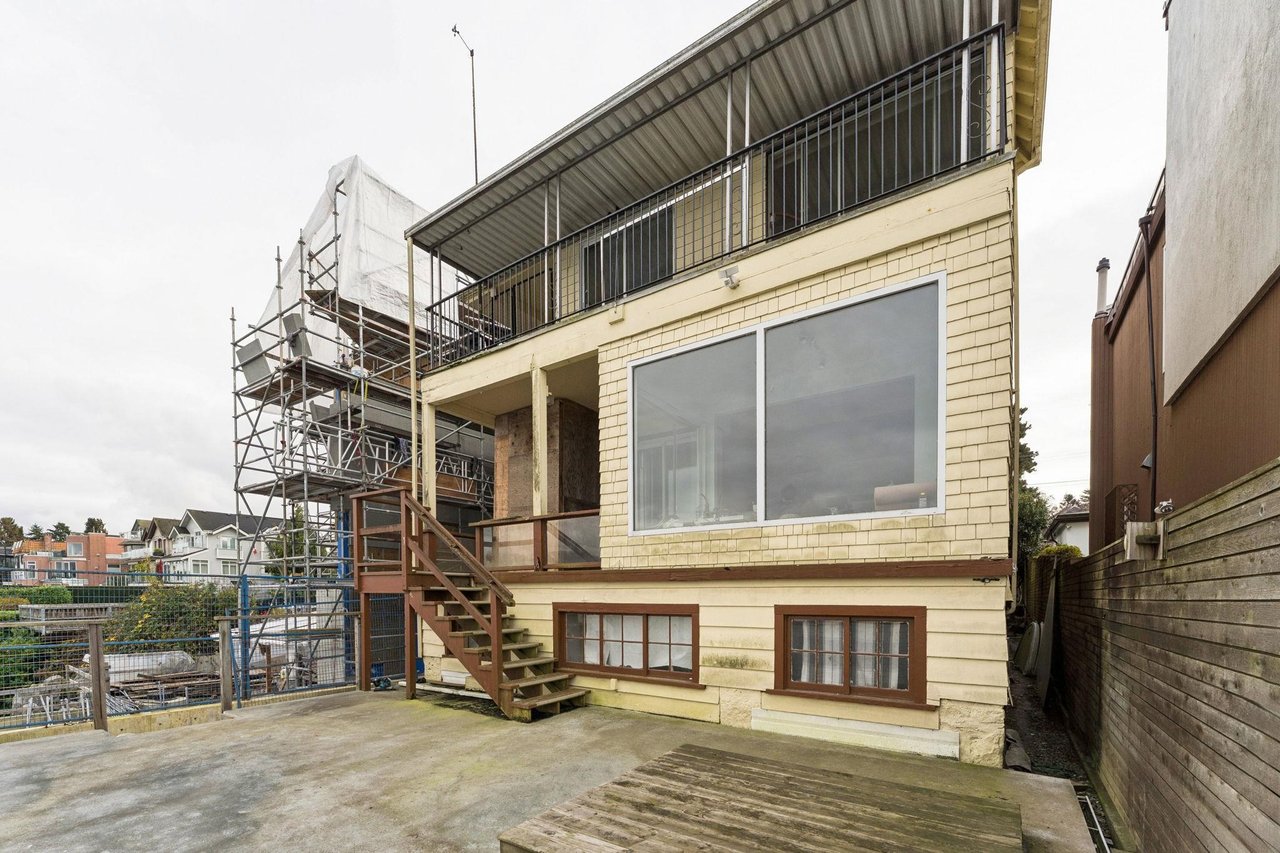 3243 Point Grey Rd