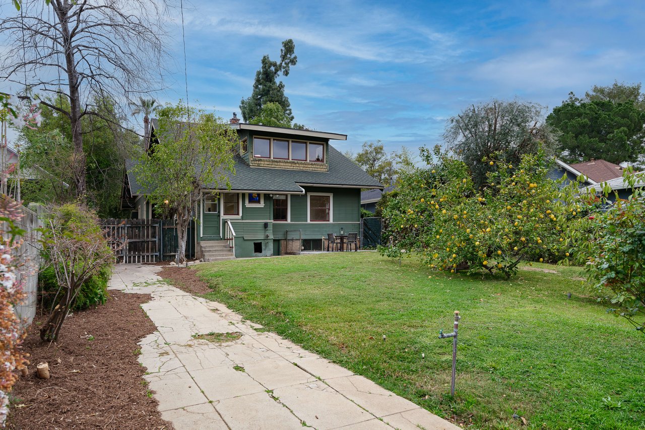 1034 Morada Place