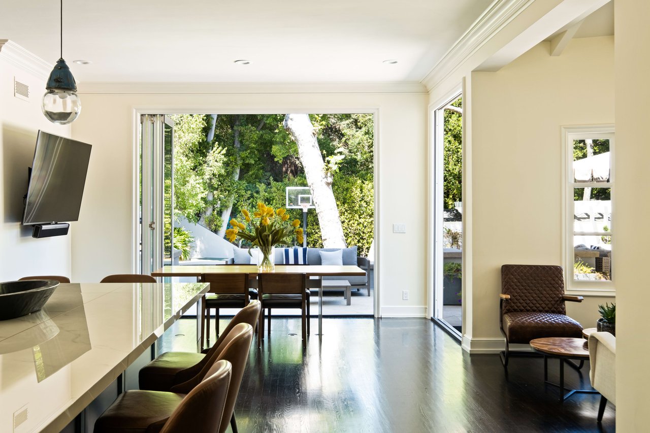 16659 Ashley Oaks, Encino