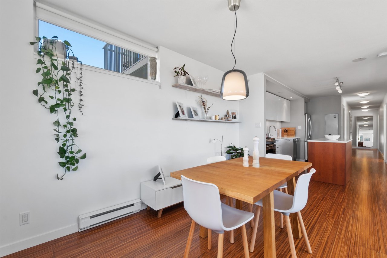 509-328 E 11th Ave