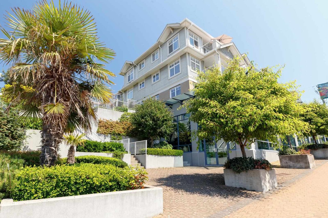 110-15621 Marine Dr