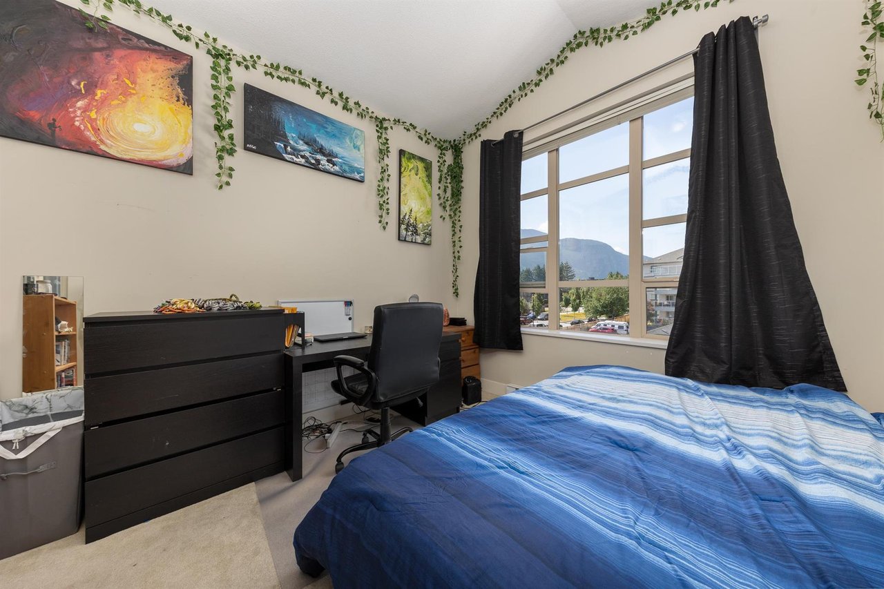 1214 Village Green Wy