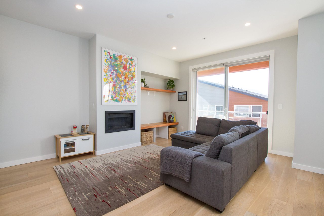 4-41333 Skyridge Pl