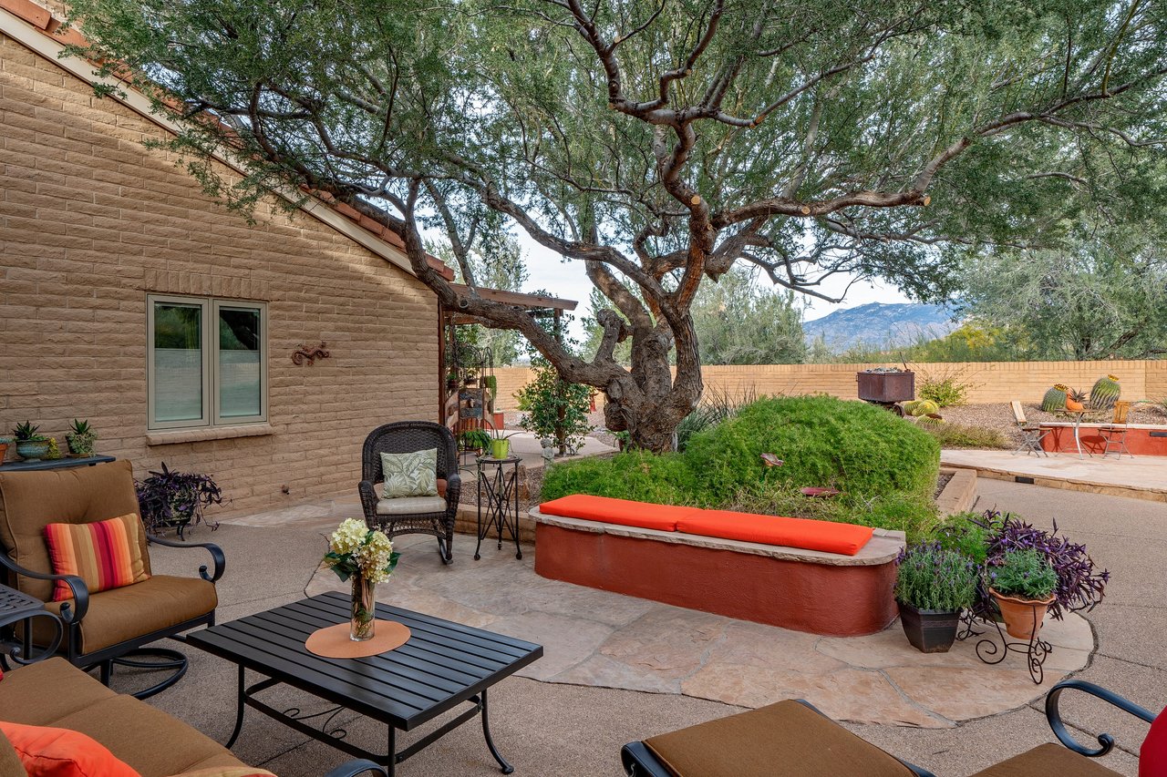 Unique Estate in Oro Valley Country Club