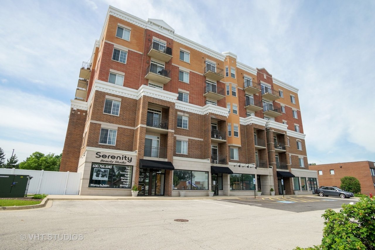 238 E Irving Park Rd, #305