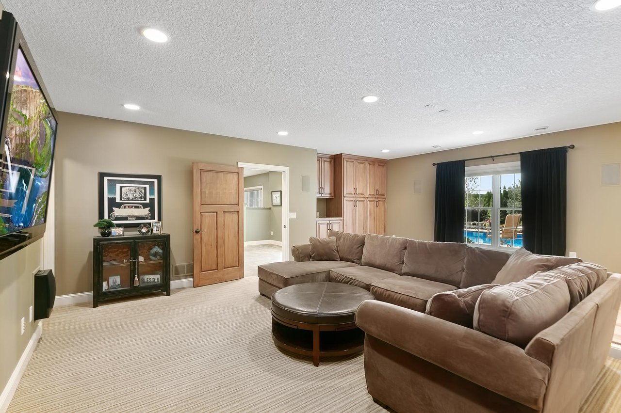 Stunning Eagan Masterpiece!