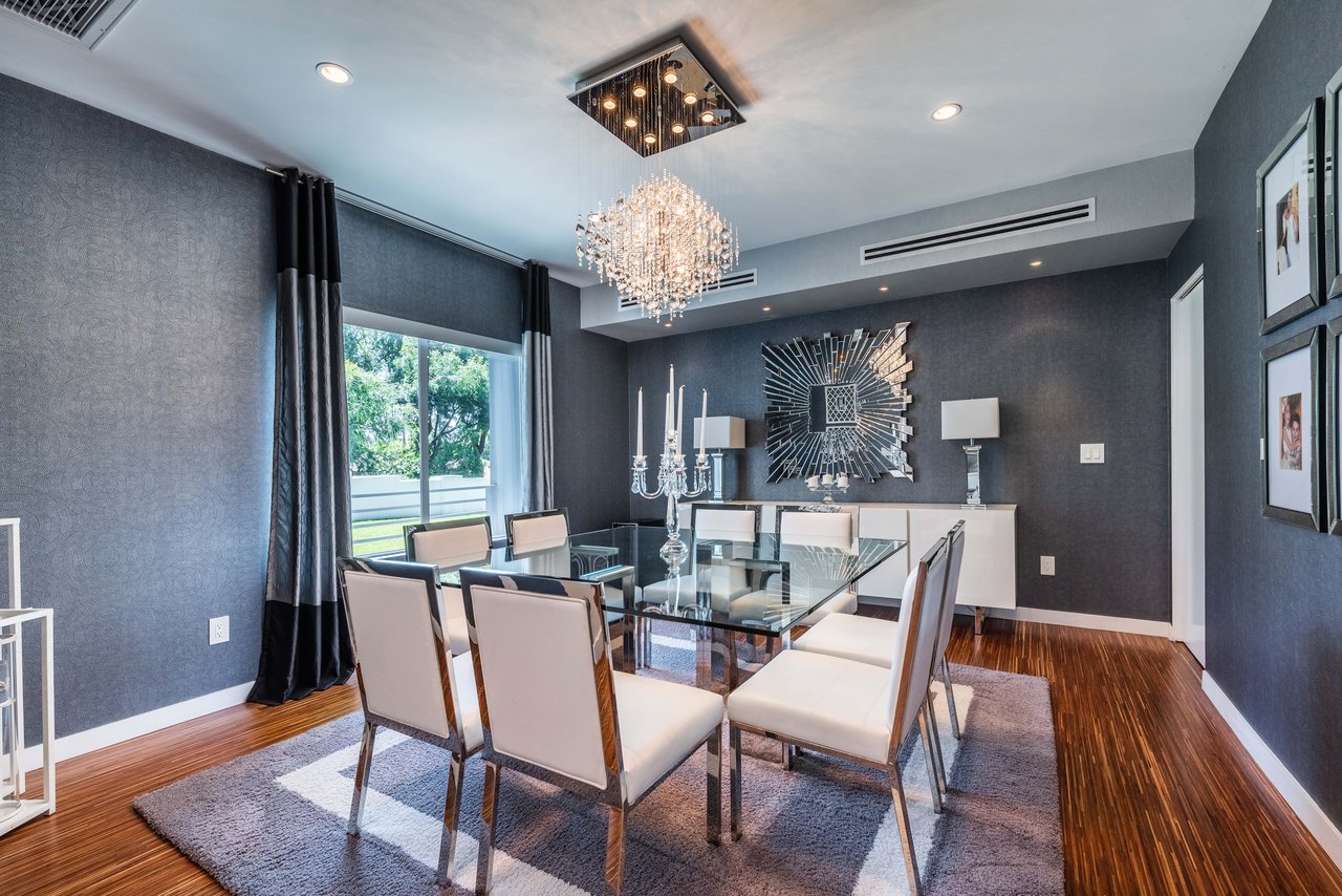 691 East Las Flores