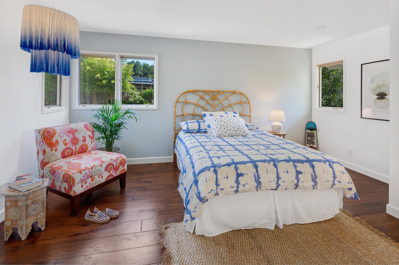 39 Dutch Valley Lane, San Anselmo