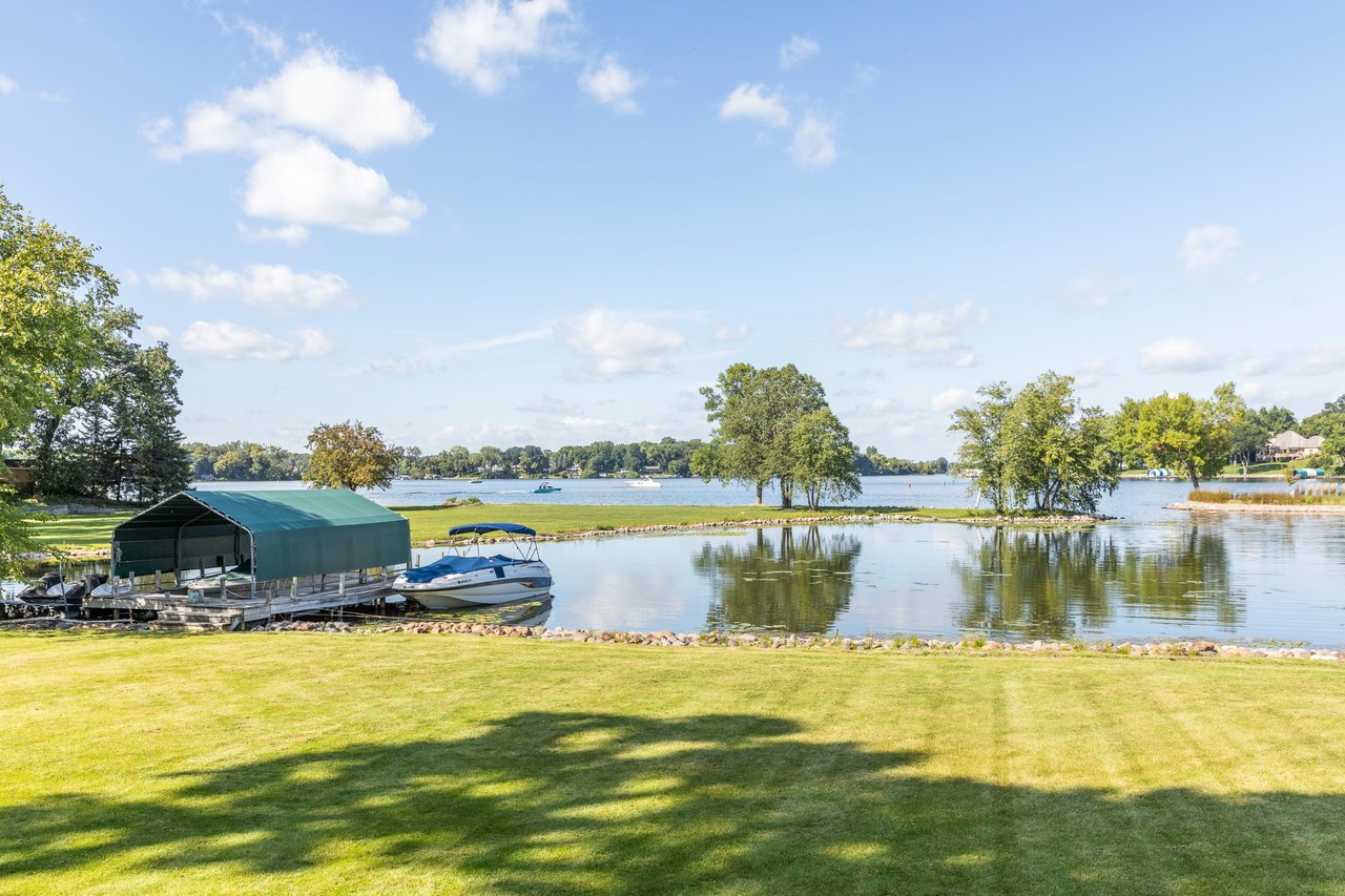 27640 Island View Road | Shorewood