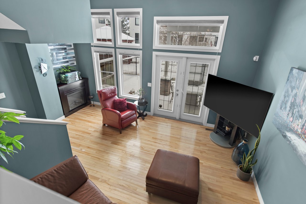 8910 Royal Oak Way NW