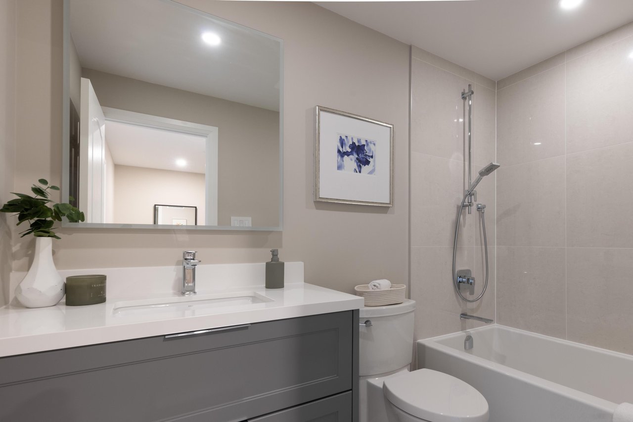 1064 Queen Street W 32A