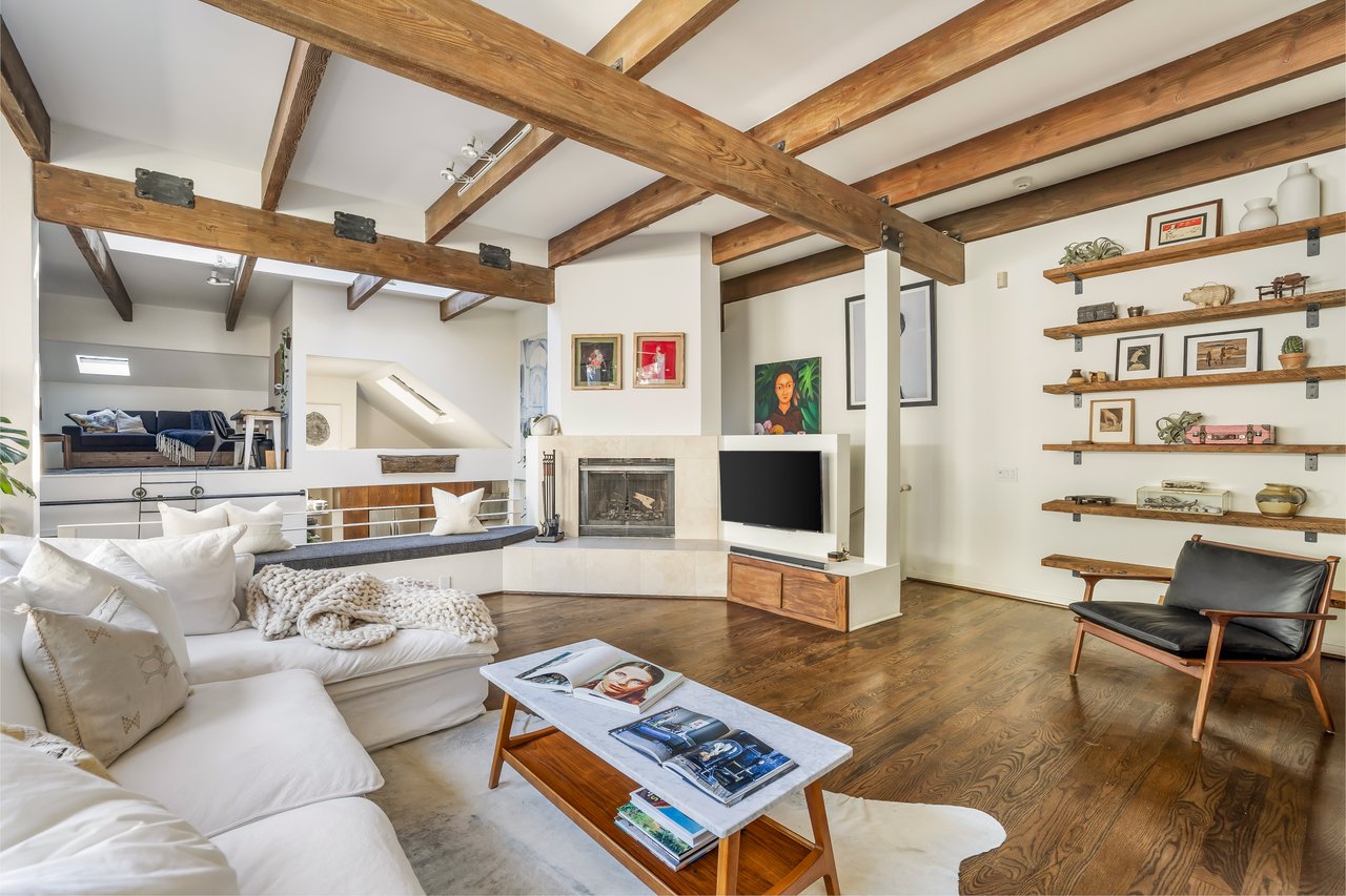 8237 Kirkwood Dr, Sunset Strip