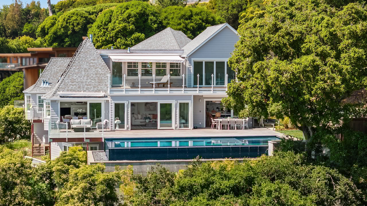 Stunning View Residence