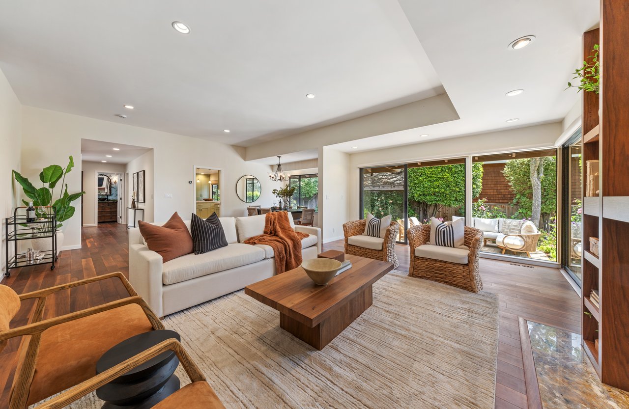 Inviting and Updated - Picturesque Grounds