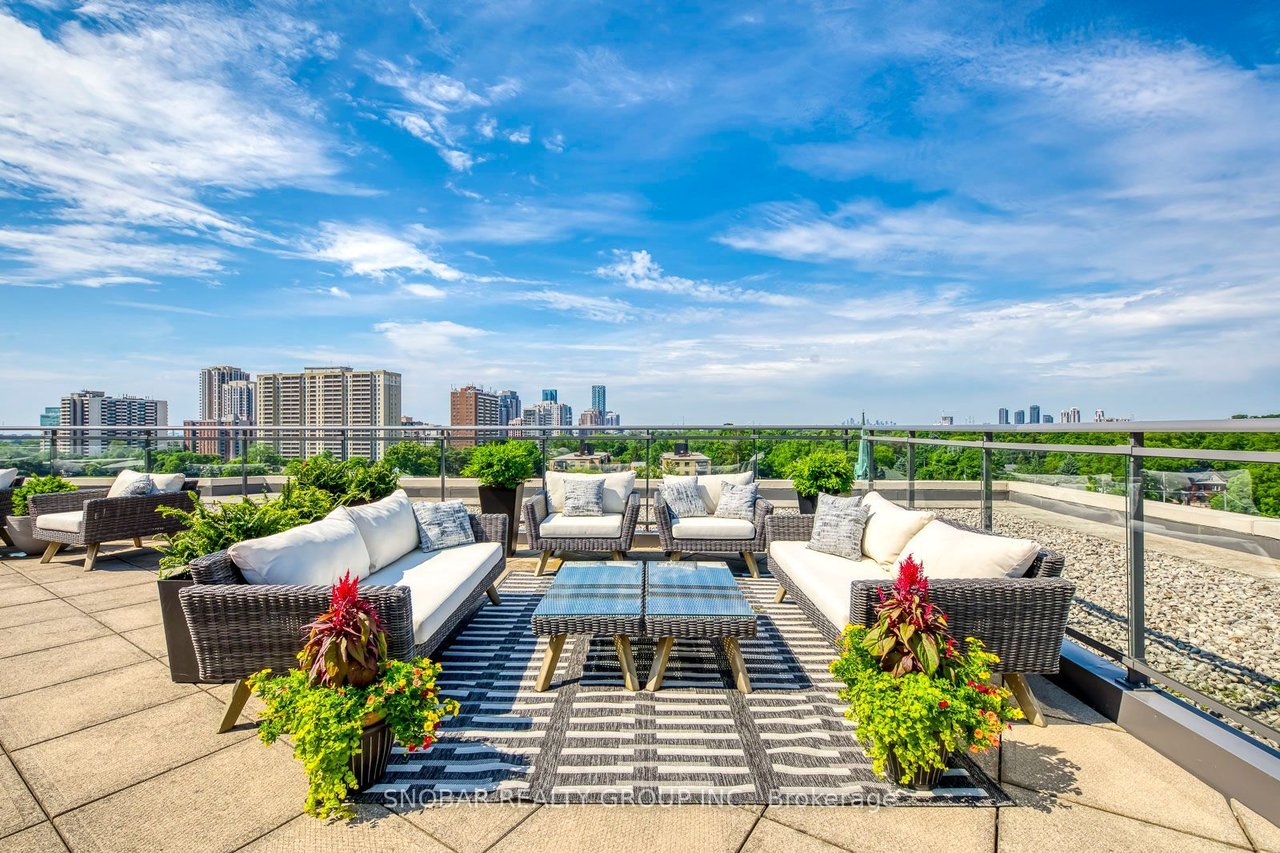 PAISLEY MODEL PENTHOUSE