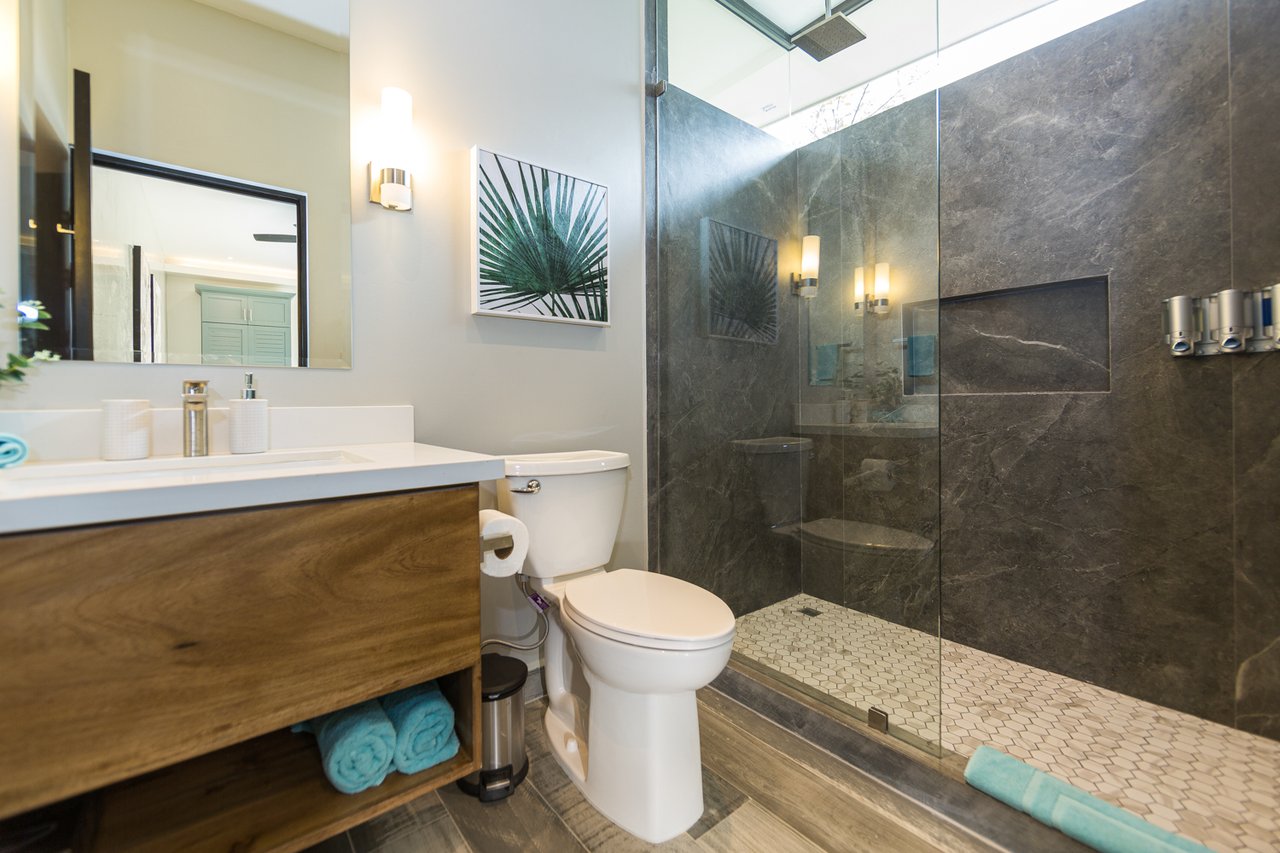 Casa Giving Tree | Modern 5-Bed Luxury Home with Beach Access in Tamarindo, Costa Rica