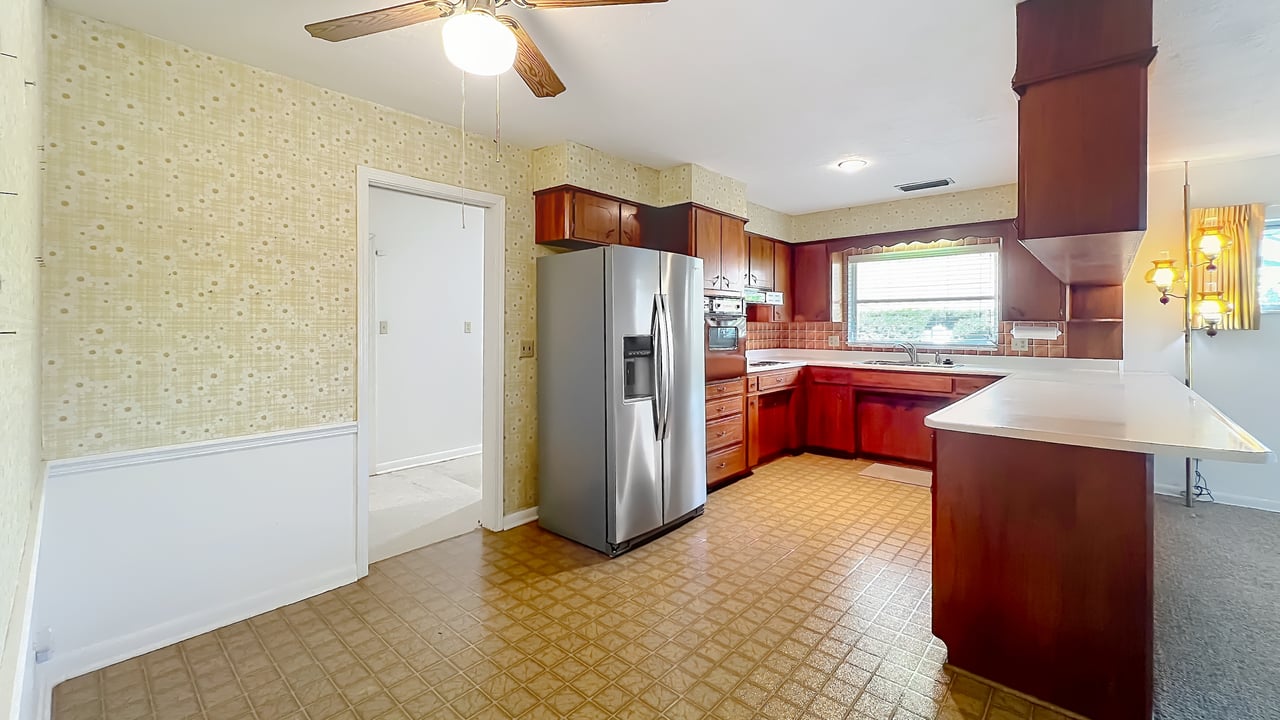 Mid-Century Modern 4-Bedroom in Dommerich Hills, Maitland