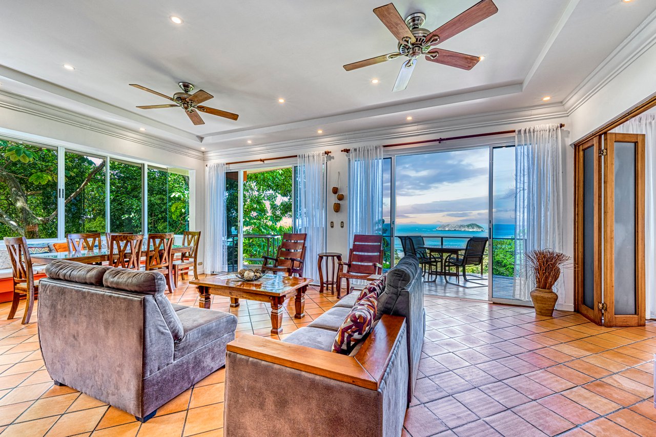 Villa Alegria with Outstanding Ocean View and Short Walk to the Beach