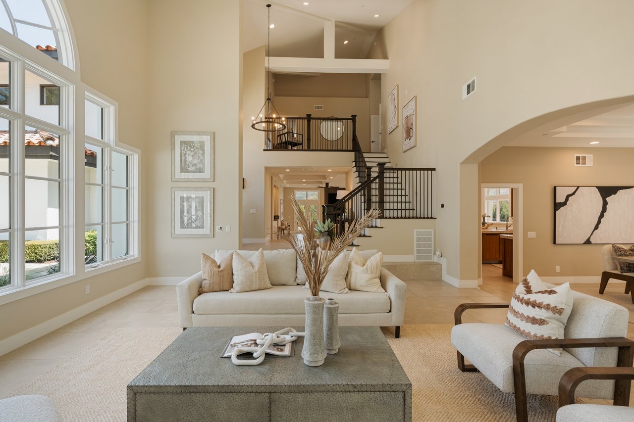 1805 Holly Tree Lane