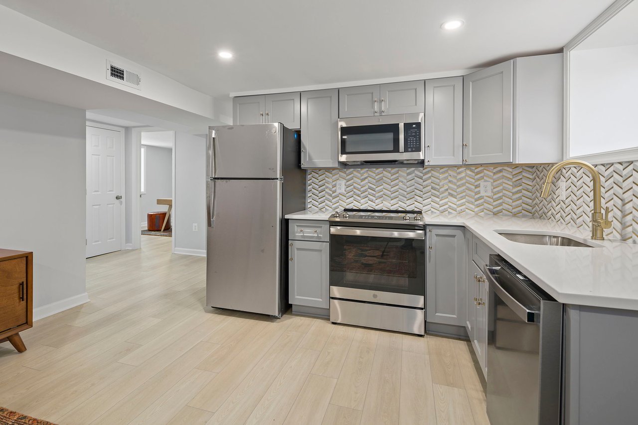 1501 Hamilton St NW