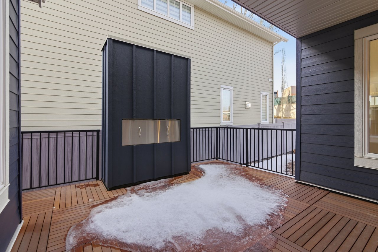 378 Bessborough Drive SW