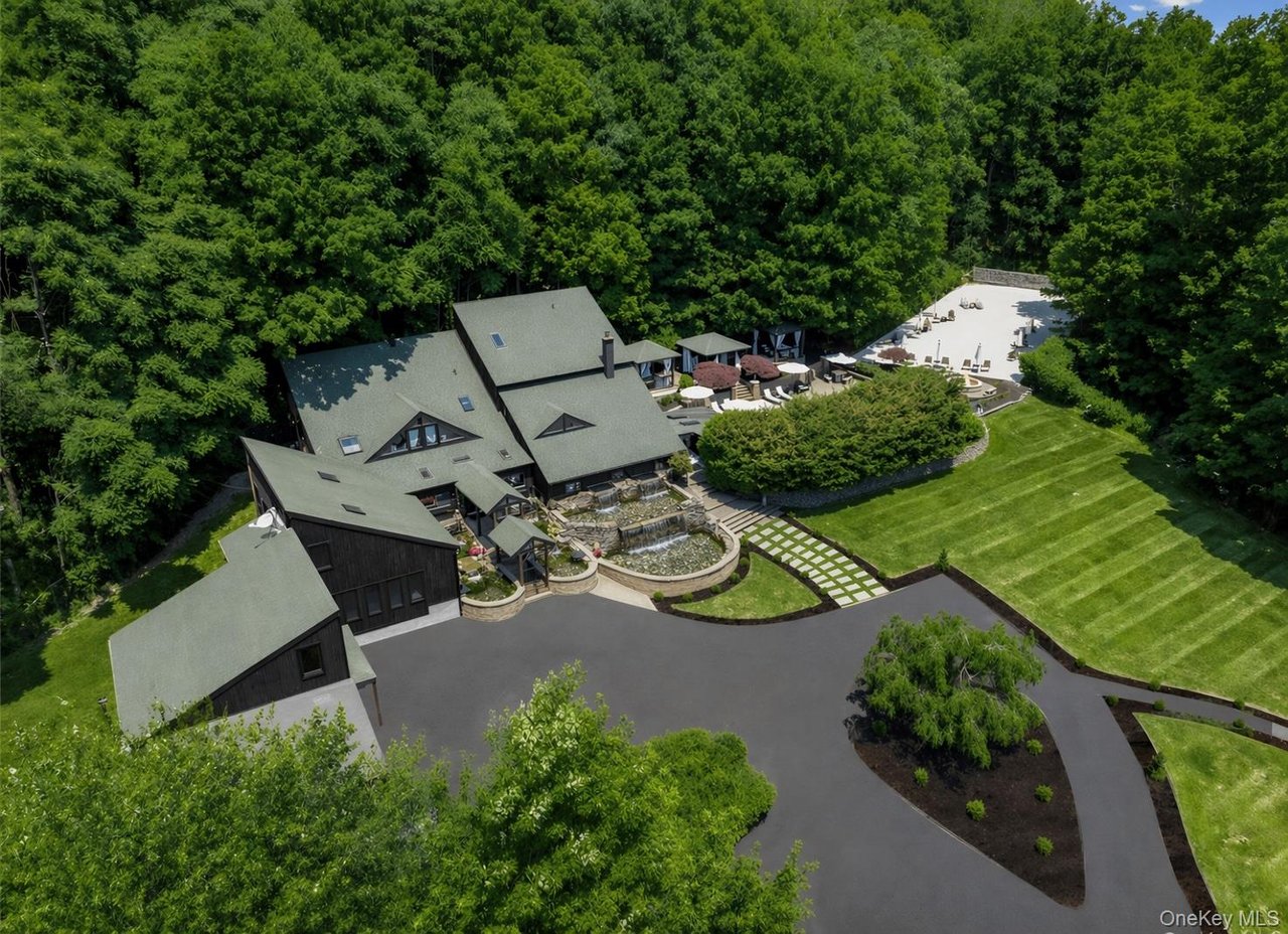 Paul Rudolph-Designed Compound with Private Helipad Asks $3.4M in Chester, NY