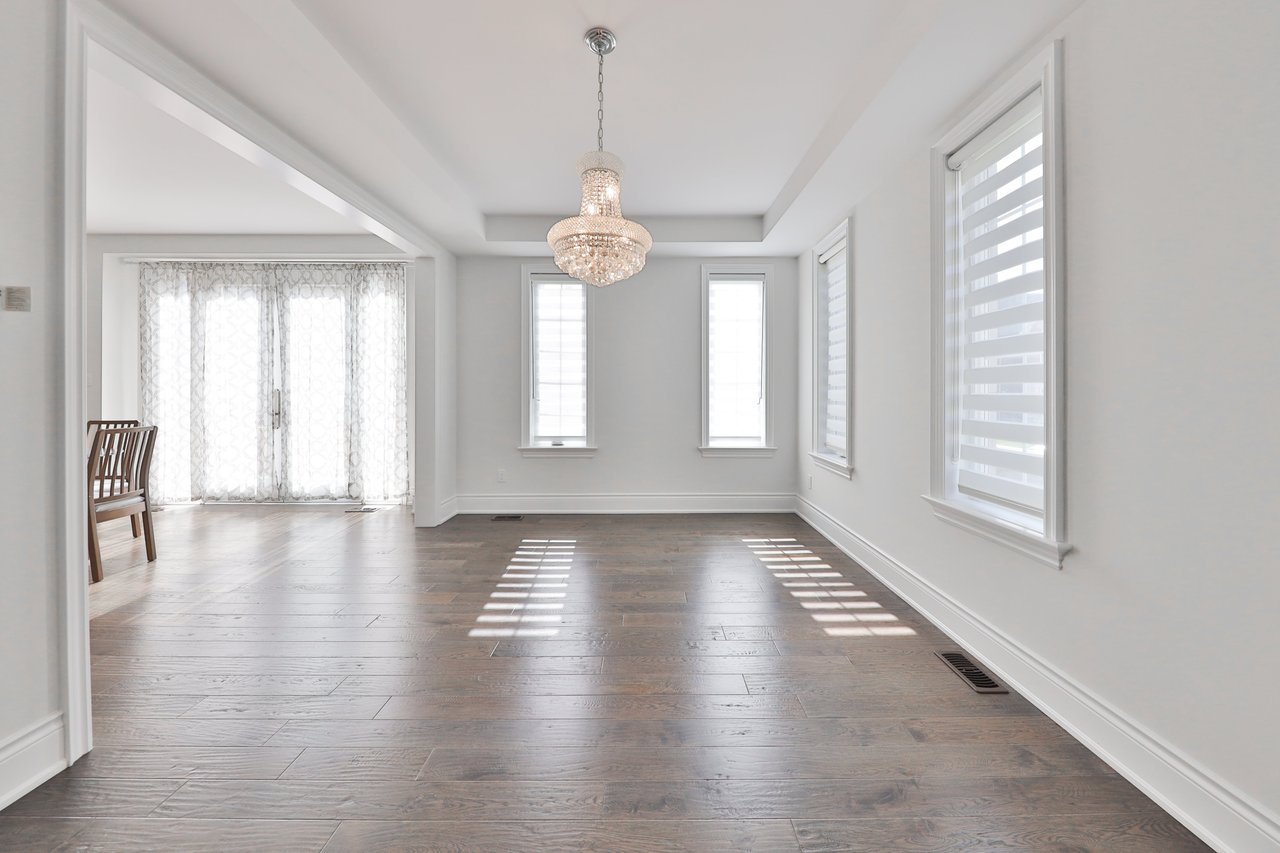 2163 Vineland Crescent, Oakville