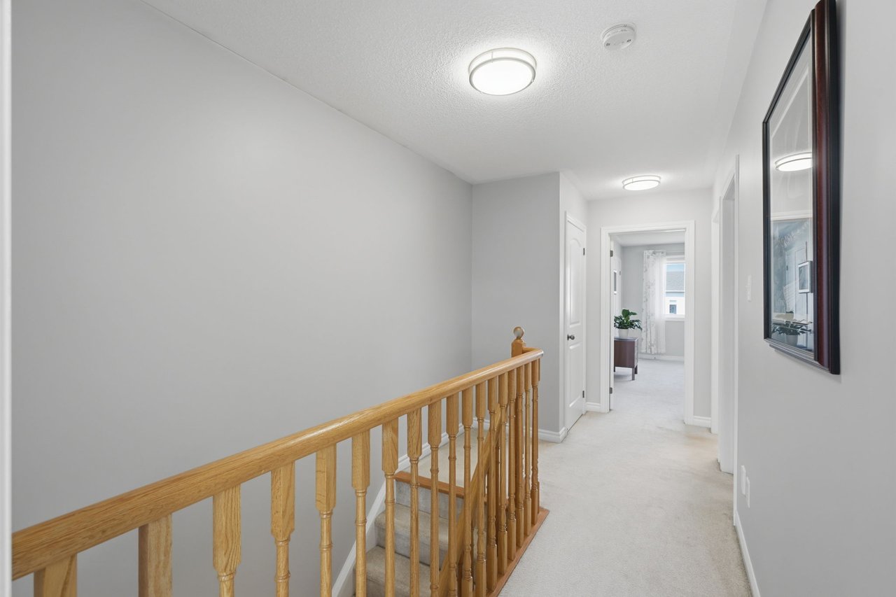 215 Banting Crescent