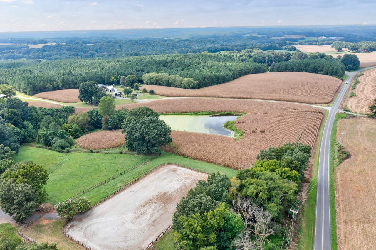 29-Acre Equestrian Estate with 14-Stall Barn