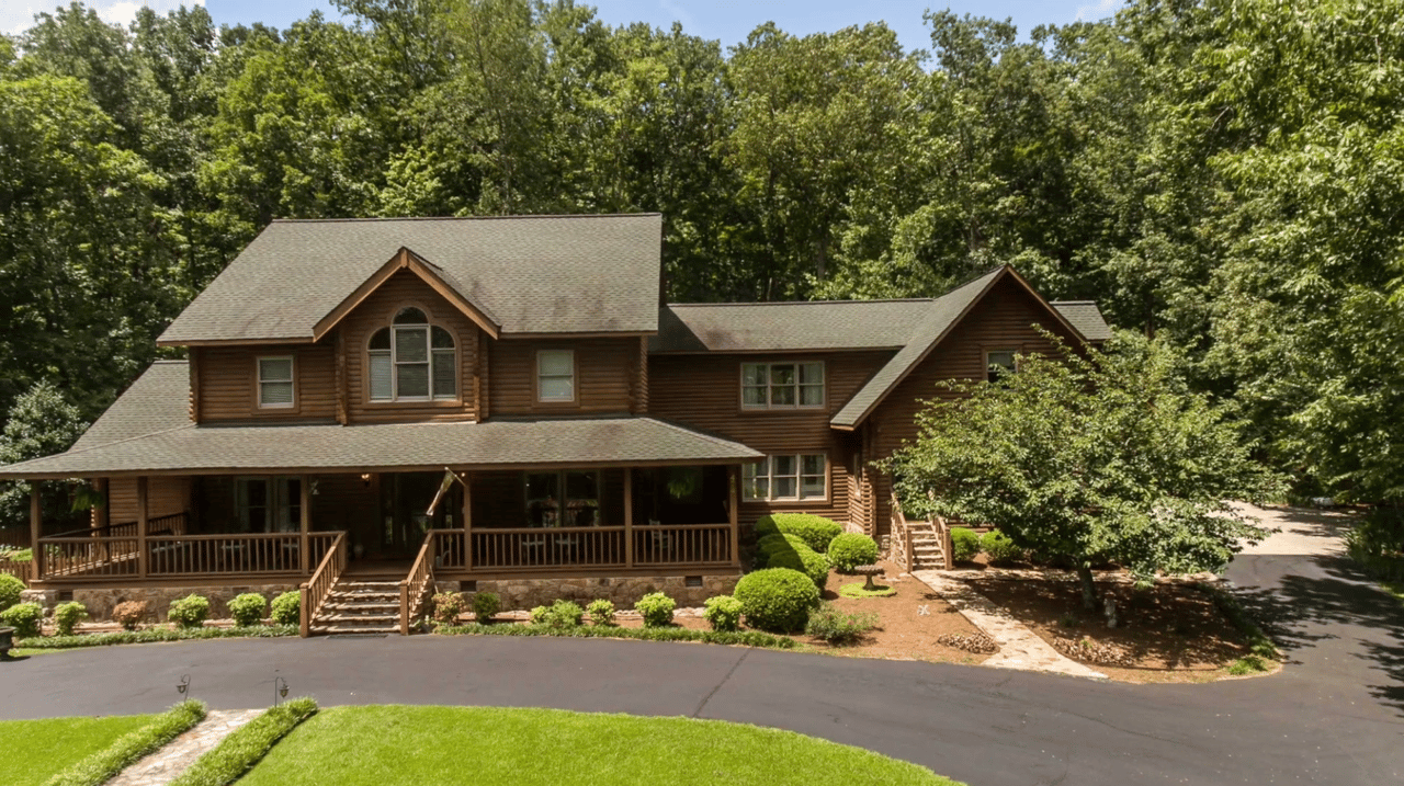 Luxury Log Home on 38 Secluded Acres Near Huntsville, AL For Sale