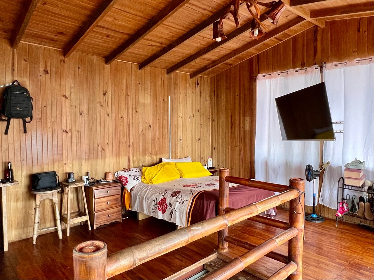 Strategically Located Property with Panoramic Views and Development Potential in Tinamastes