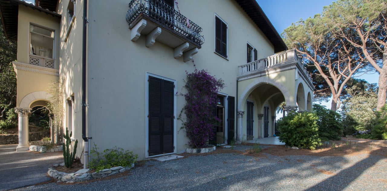 Luxury Seafront Villa in Liguria