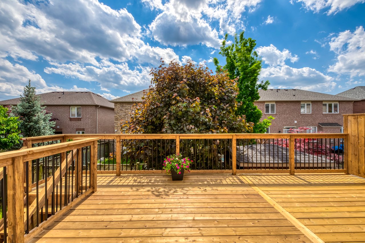 2216 Lapsley Cres