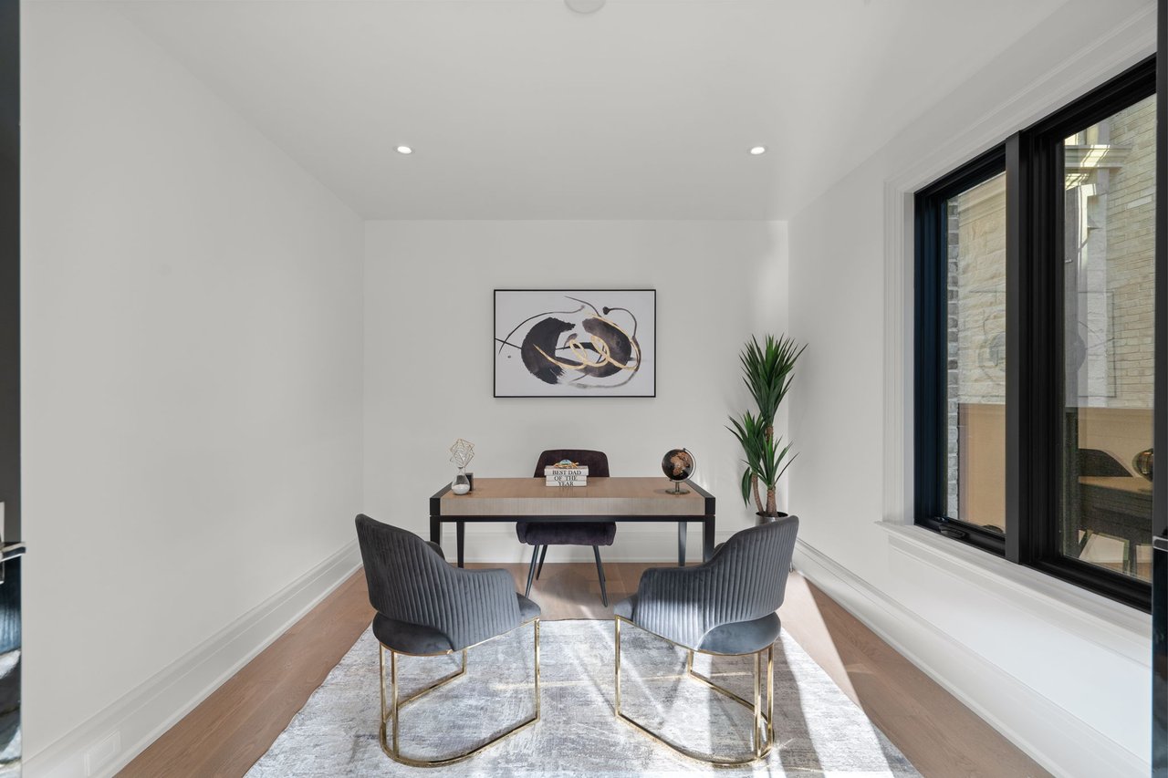 Prestigious Dunvegan Rd