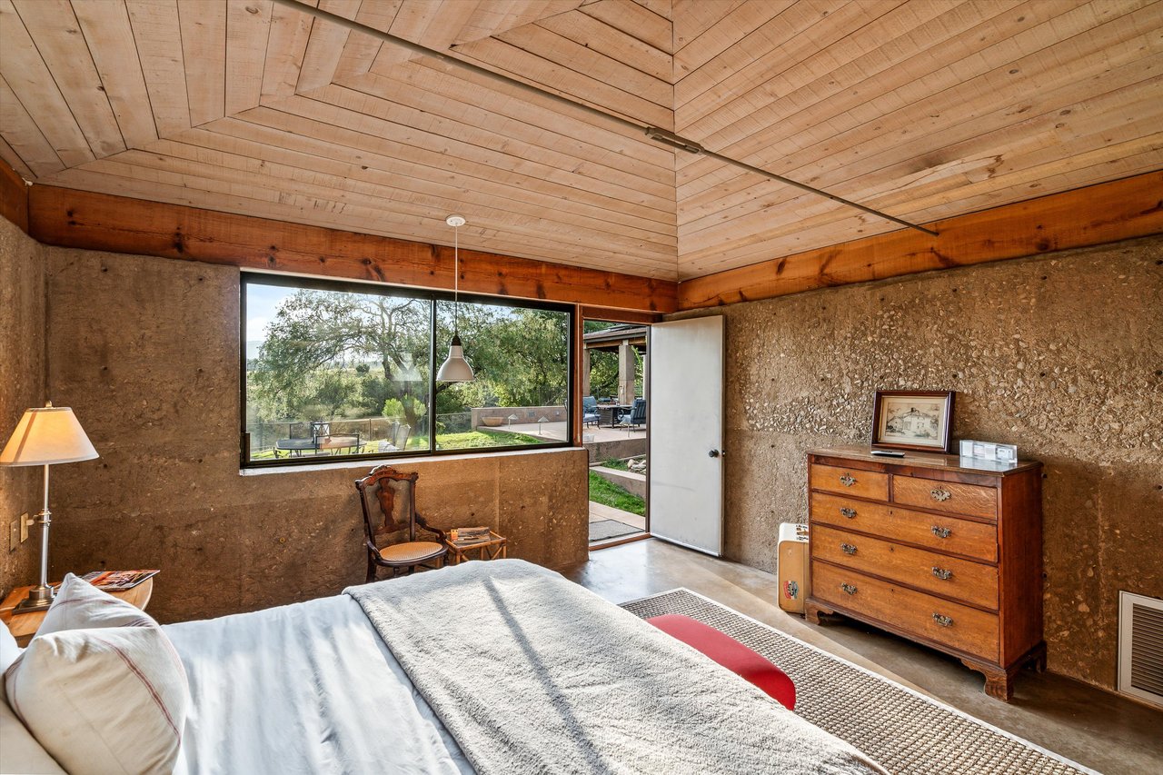 85 Hog Canyon Road