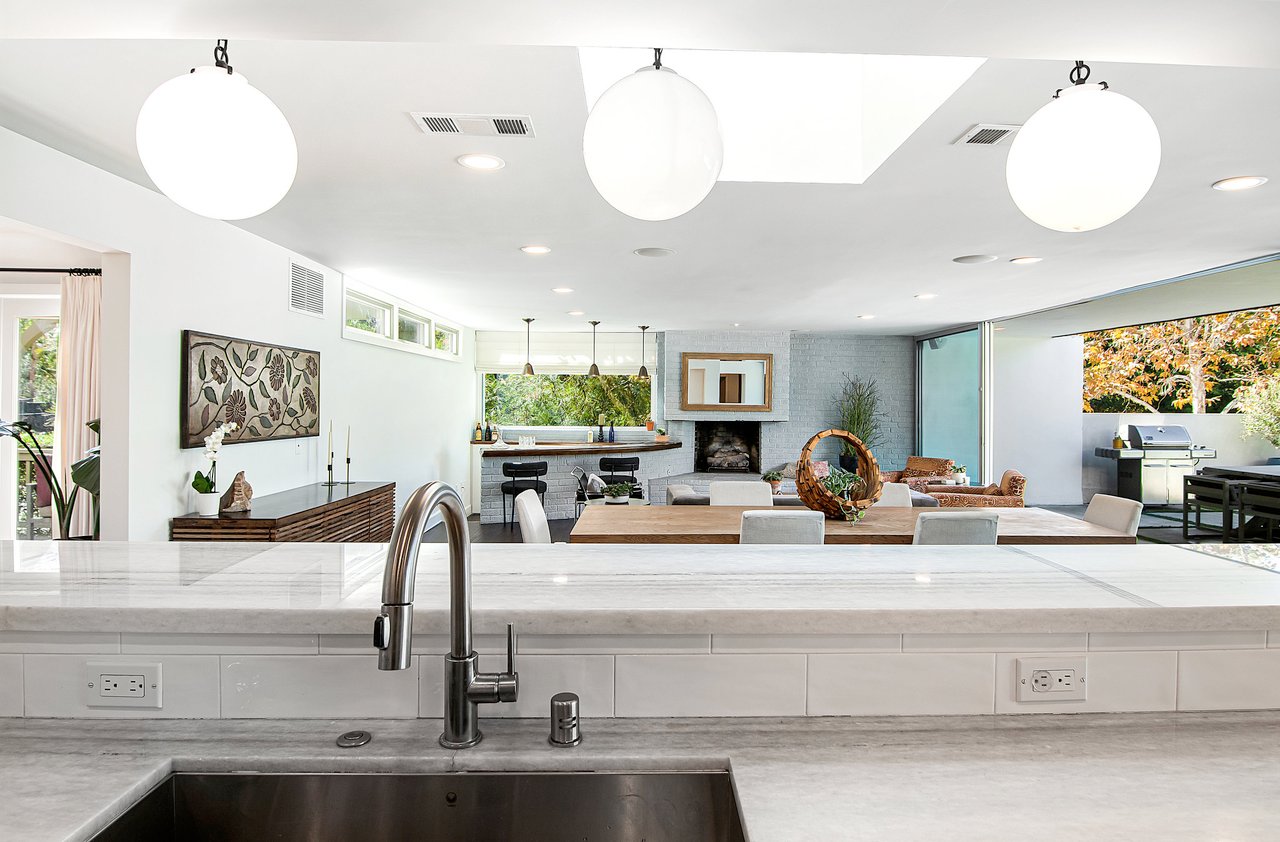 501 N Cahuenga Blvd.