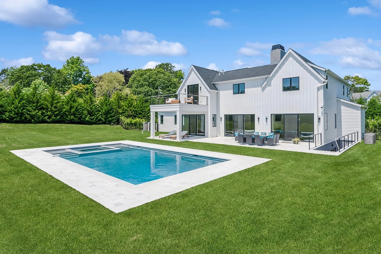66 Shinnecock Hills Rd
