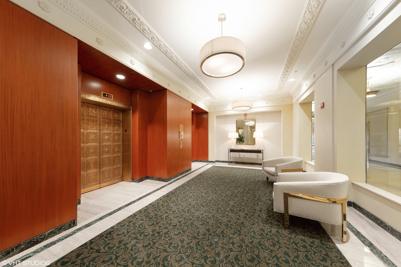 310 S Michigan Ave Unit 202