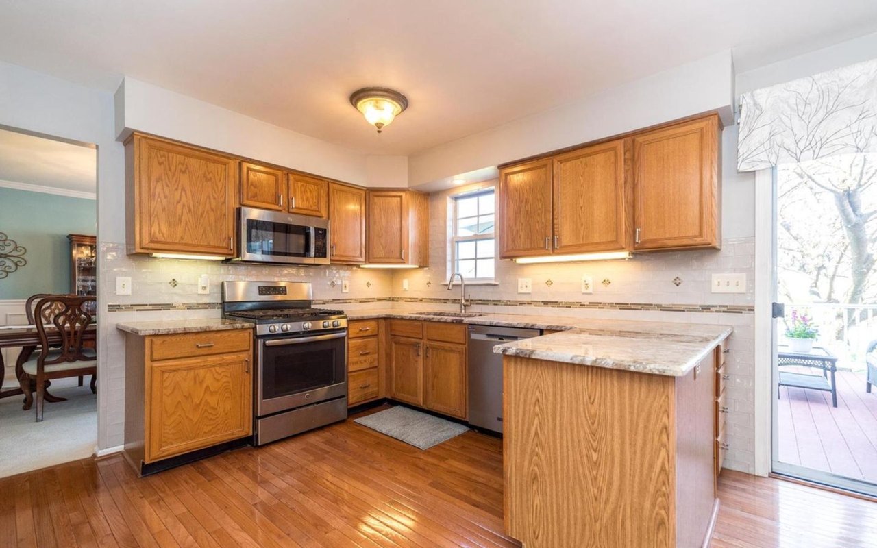 2233 Fir Ct