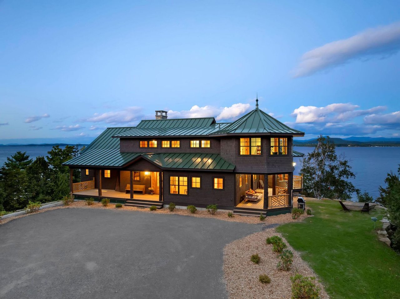 2226 Lake Shore Road