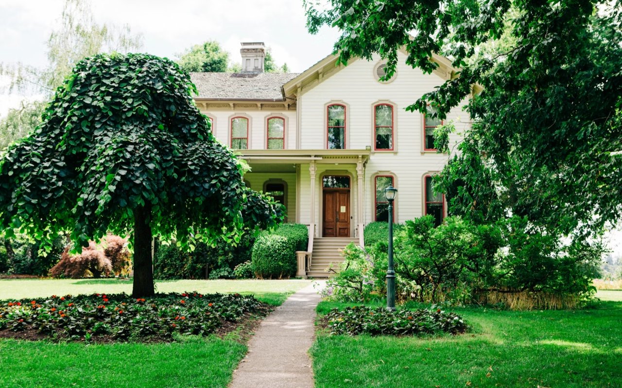 How to Find a Historic Home in Redwood City, CA