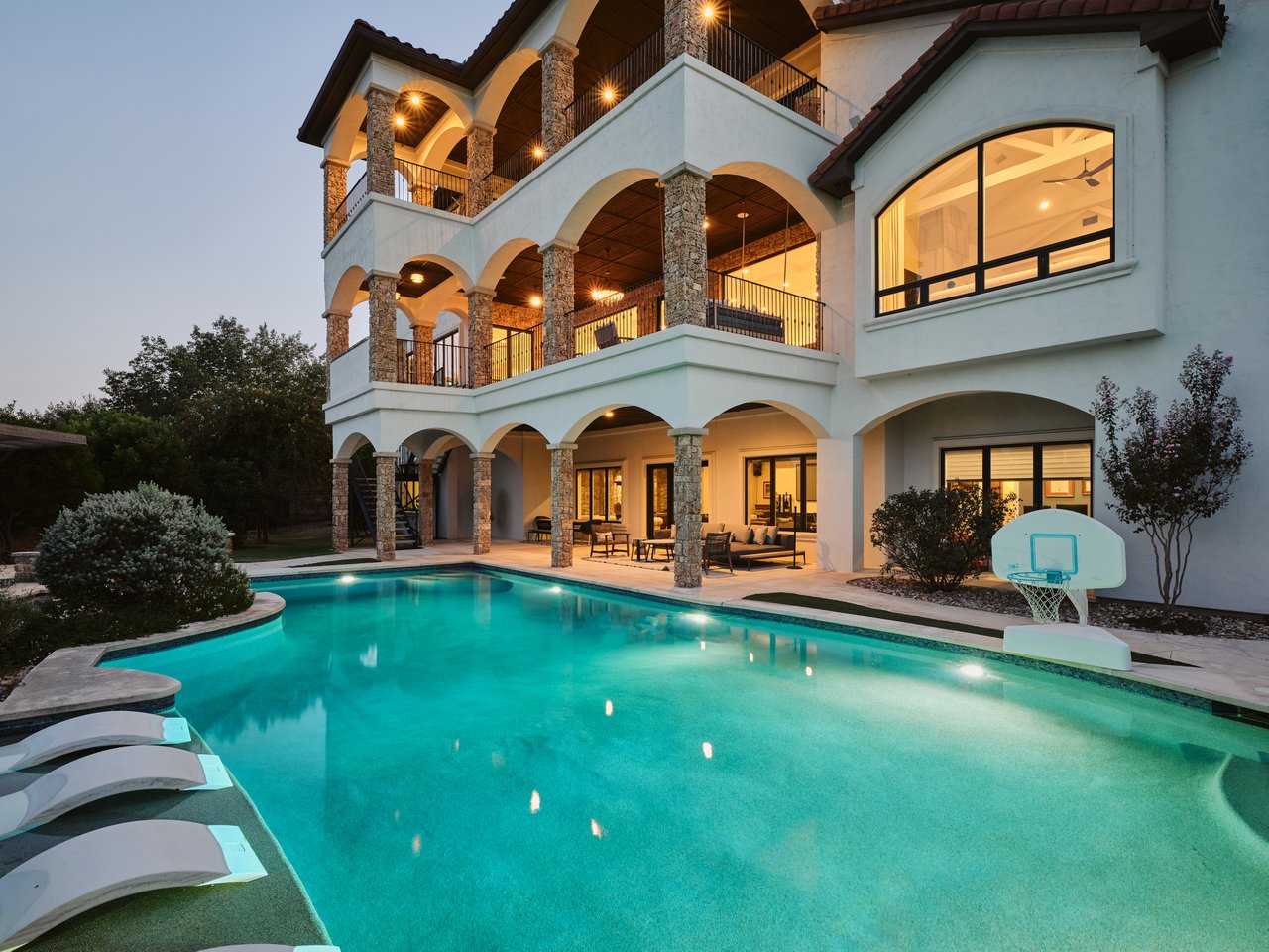 305 Marly Way 