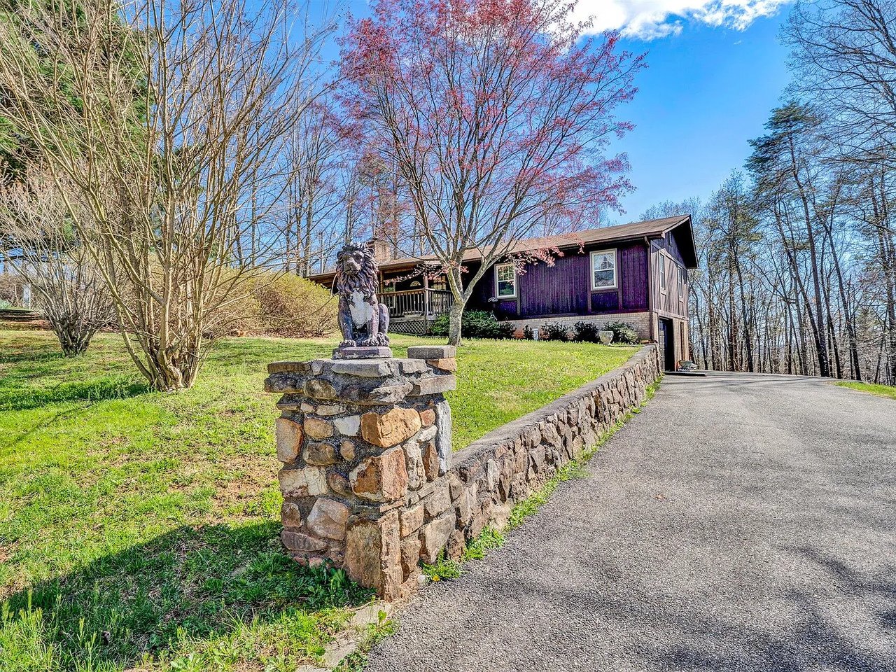 303 Sky View Road