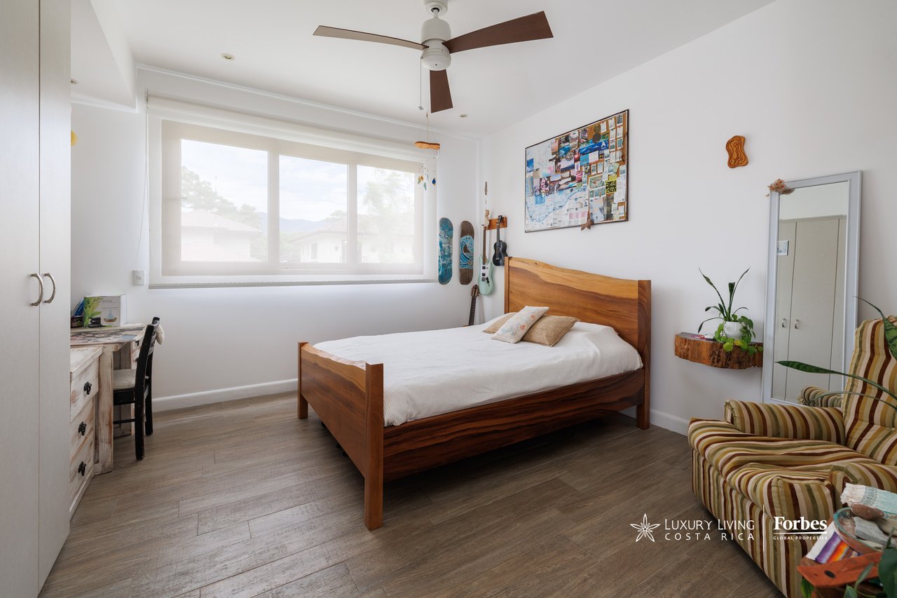 21465 - Modern 6 bedroom house with pool, garden and terrace front golf course