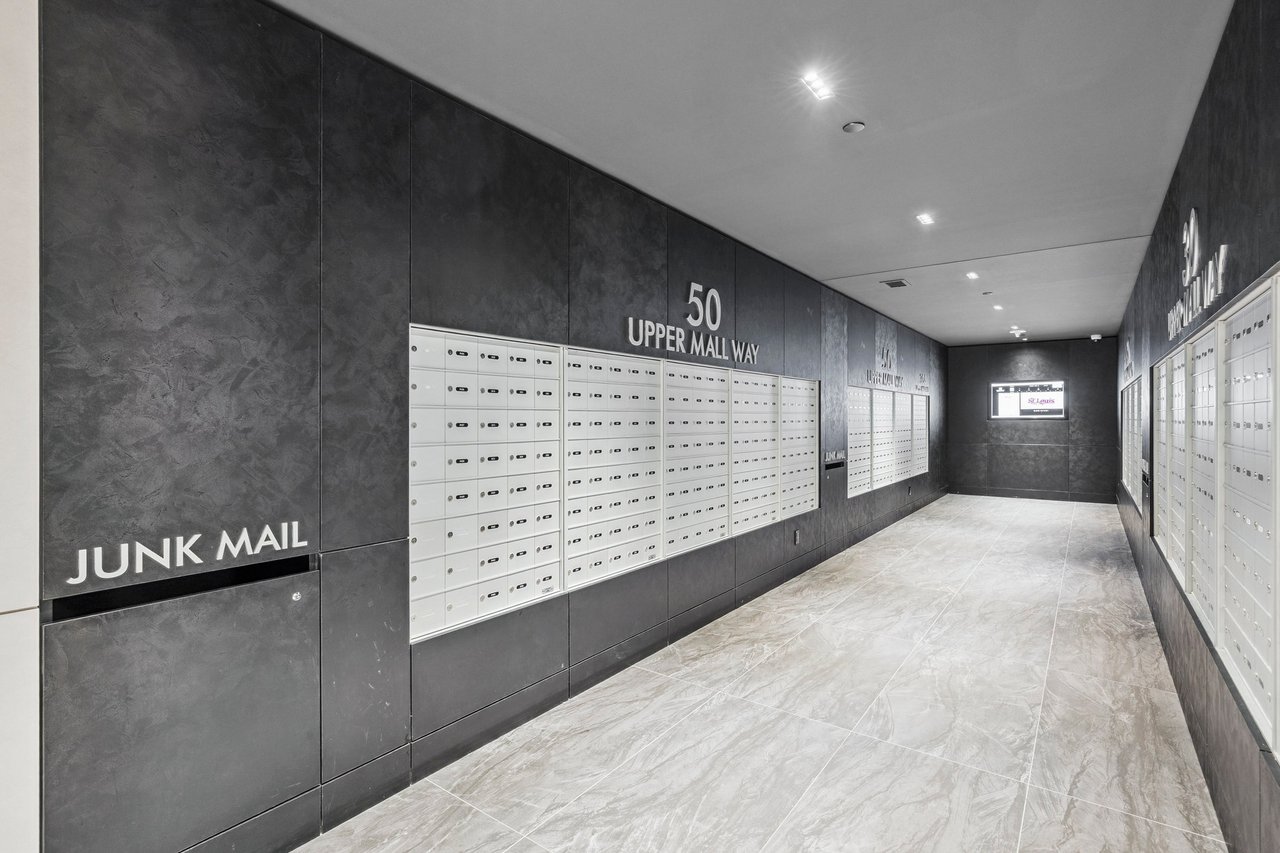 50 Upper Mall Way #2109