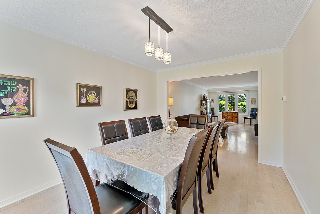 28 Thornway Ave