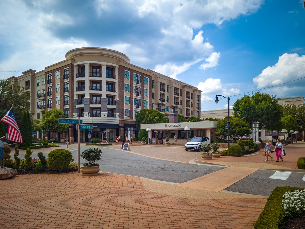 2800 Laurelwood Lane