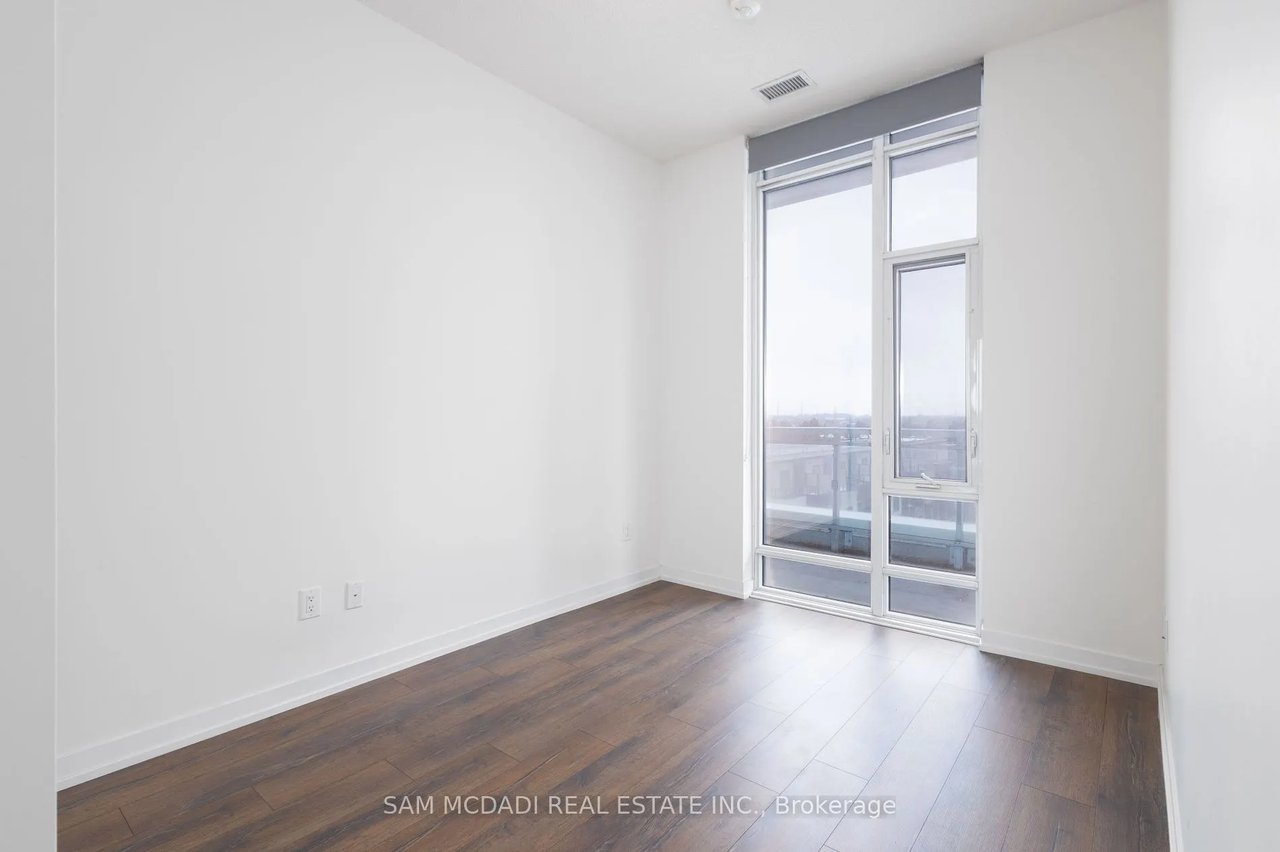 2520 Eglinton Ave W #410