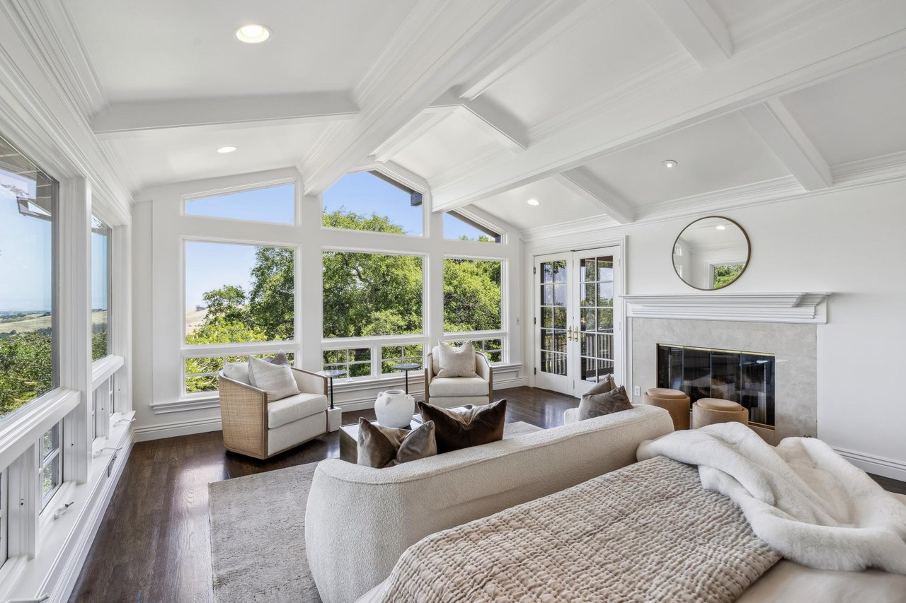 138 Bolivar LN